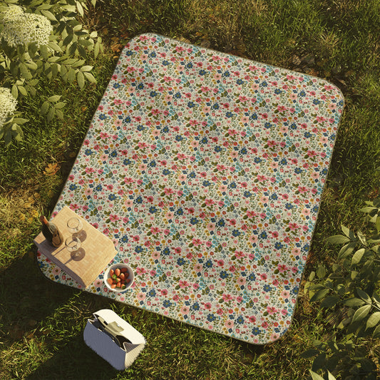 Tiny Scattered Blooming Cheer Picnic Blanket