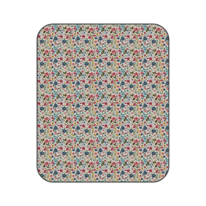 Tiny Scattered Blooming Cheer Picnic Blanket