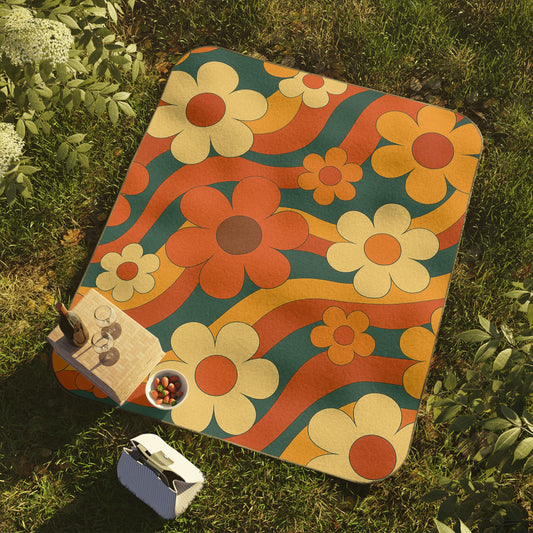 Retro Floral Picnic Blanket - Perfect for Outdoor Gatherings